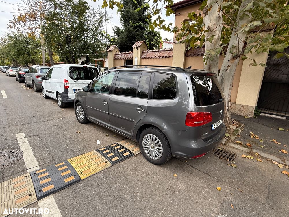 Volkswagen Touran - 17