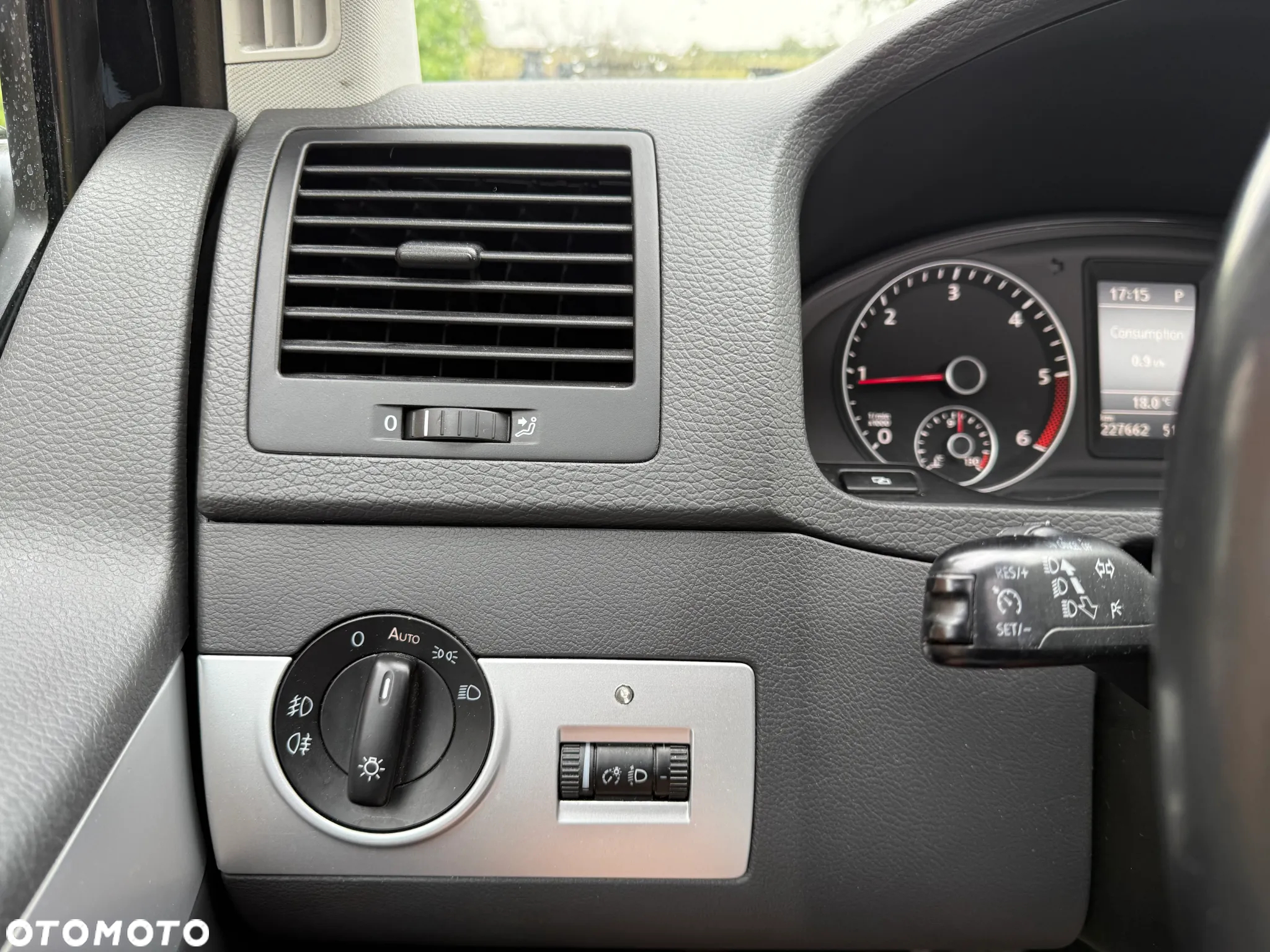 Volkswagen Multivan - 27