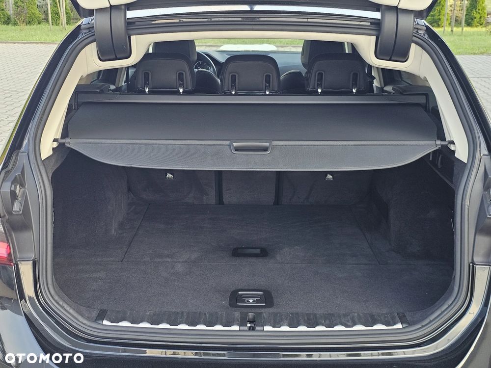 BMW Seria 3 318d Sport Line - 28