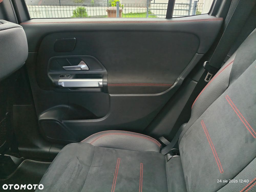 Mercedes-Benz GLB 220 d 4-Matic AMG Line 8G-DCT - 4
