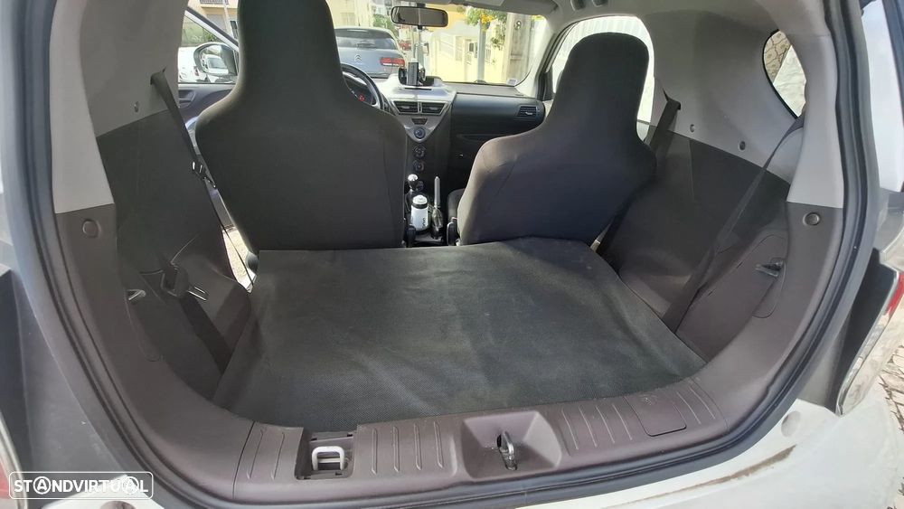 Toyota iQ 1.0 VVT-i - 10