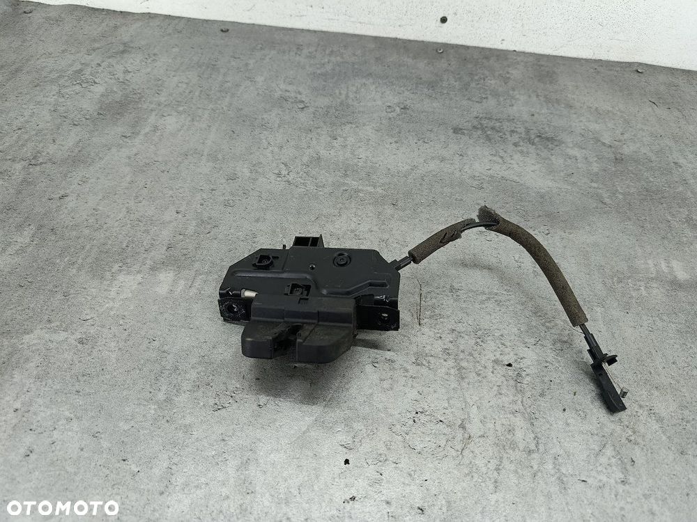 ZAMEK KLAPY OPEL VECTRA C 495072894  09180104  GM - 7