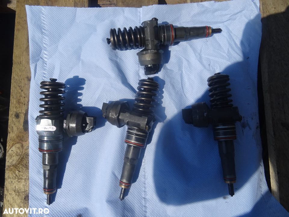Vand Injectoare Audi A 4 B6 1.9 TDI 130 CP cod: 038130073AR - 1