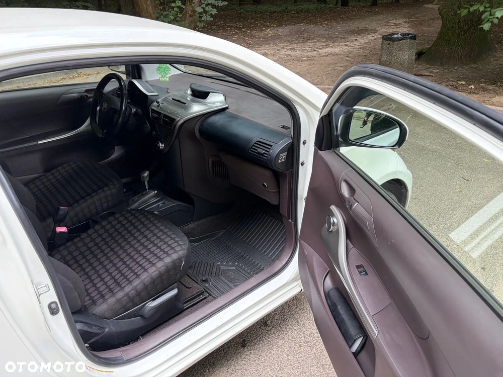 Toyota iQ 1.0 Sol CVT - 9
