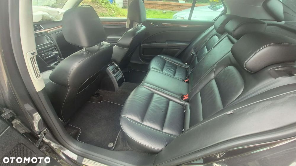 Skoda Superb 2.0 TDI Elegance DSG - 8