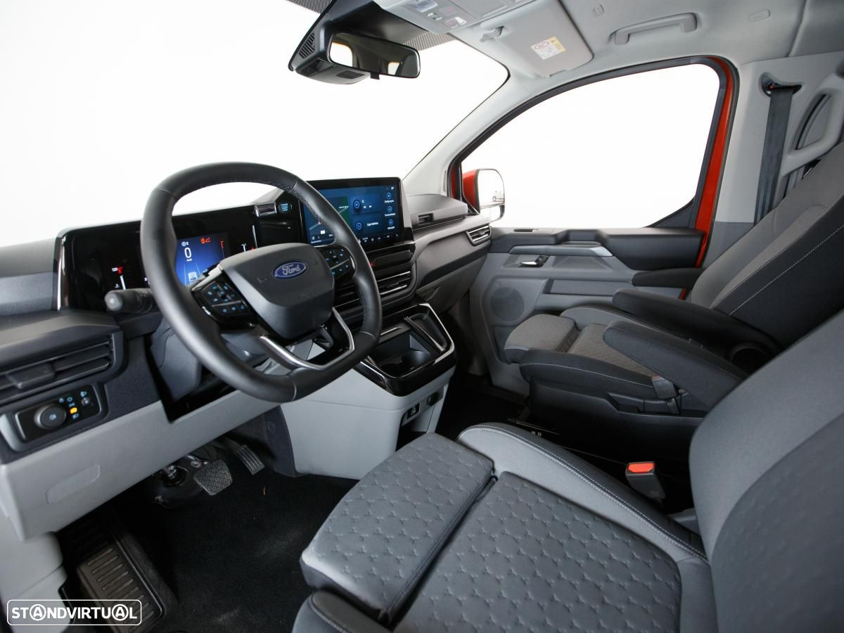 Ford Tourneo Custom 320 L1H1 VA Auto Titanium - 6