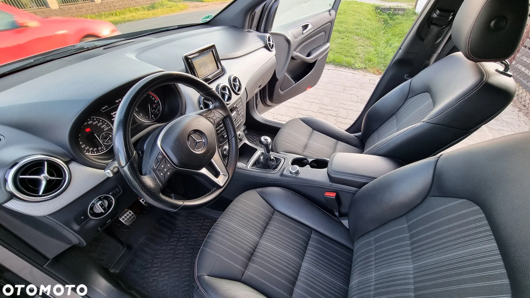 Mercedes-Benz Klasa B 200 AMG Line - 21