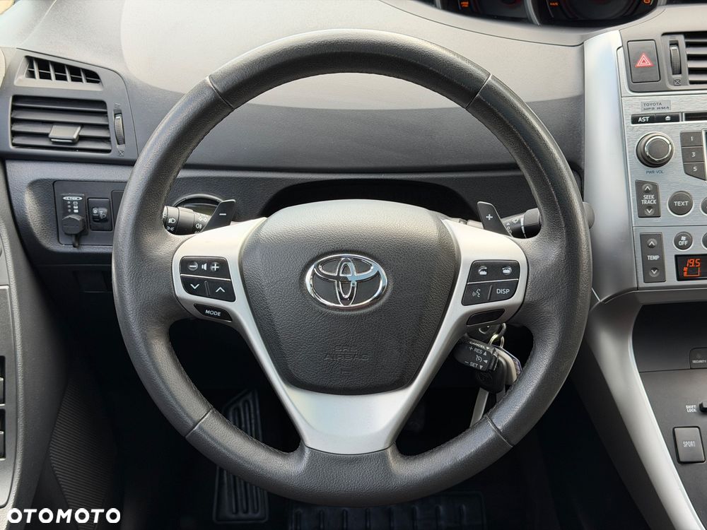 Toyota Verso 1.8 Multidrive Edition - 17
