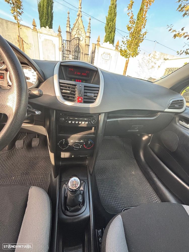 Peugeot 207 1.4 HDi Urban - 9