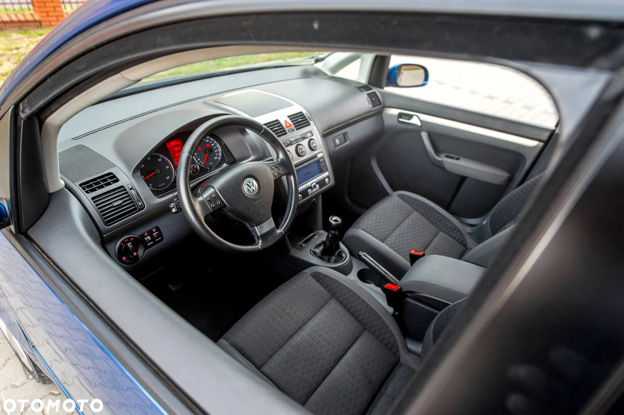 Volkswagen Touran 2.0 TDI DPF Highline - 19
