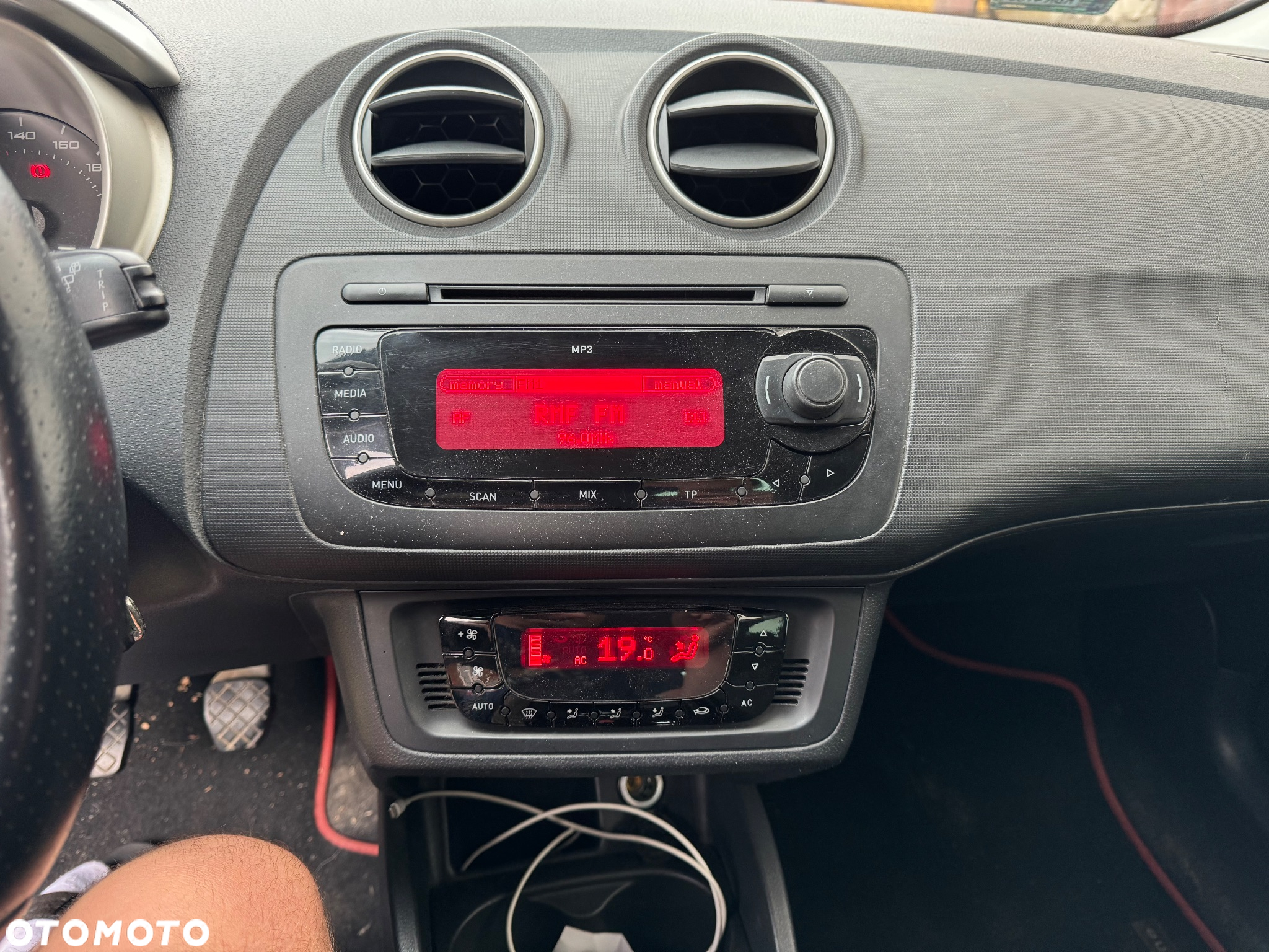 Seat Ibiza SC 1.6 16V Sport - 16
