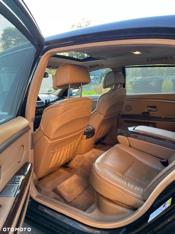 BMW Seria 7 740i L - 14
