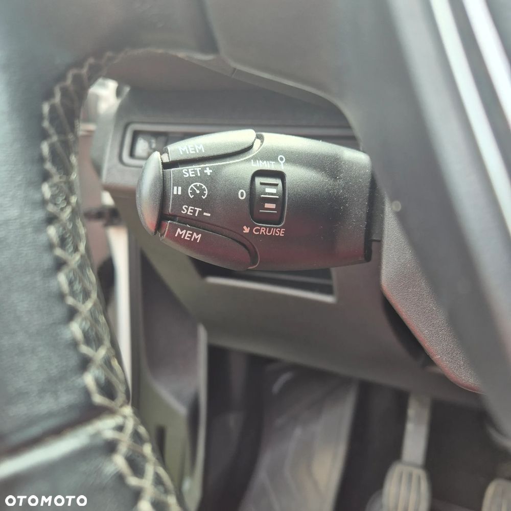Peugeot 3008 1.2 PureTech Allure S&S - 12