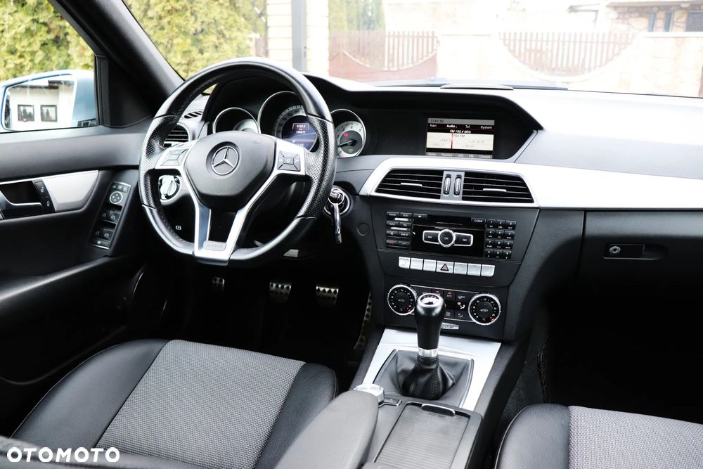 Mercedes-Benz Klasa C 200 Avantgarde Edition - 30