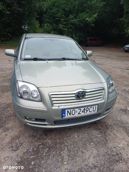 Toyota Avensis - 1
