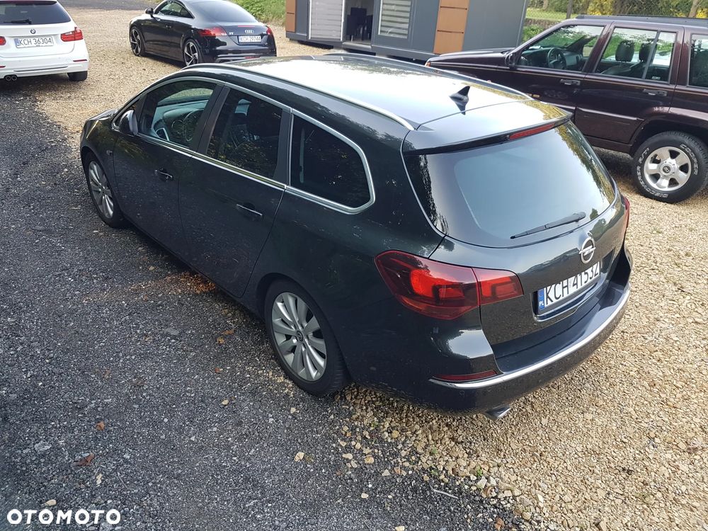 Opel Astra 2.0 CDTI DPF SportsTourer Exklusiv - 9