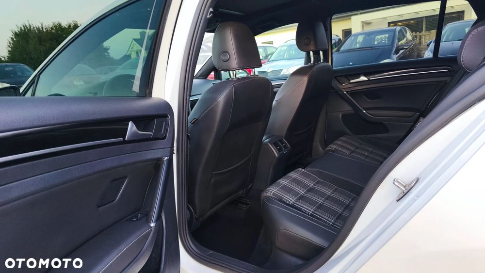 Volkswagen Golf GTD (BlueMotion Technology) - 29