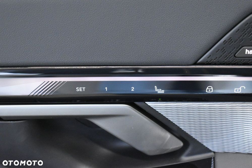 BMW Seria 5 520d xDrive mHEV M Sport - 9