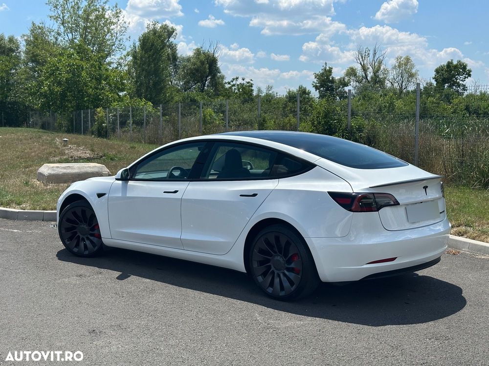 Tesla Model 3 Performance - 3