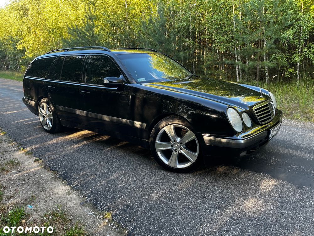 Mercedes-Benz Klasa E 200 T Classic - 9