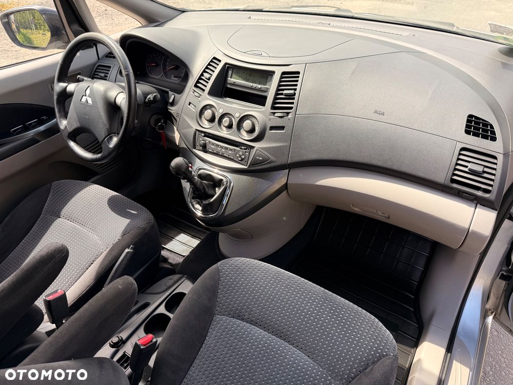 Mitsubishi Grandis 2.0 DI-D 7-Sitzer Intense - 23