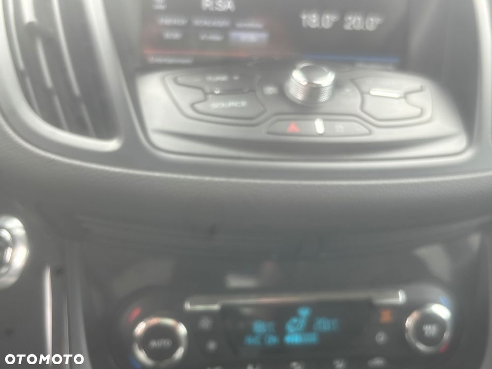 Ford Kuga 1.5 EcoBoost 2x4 Titanium - 30