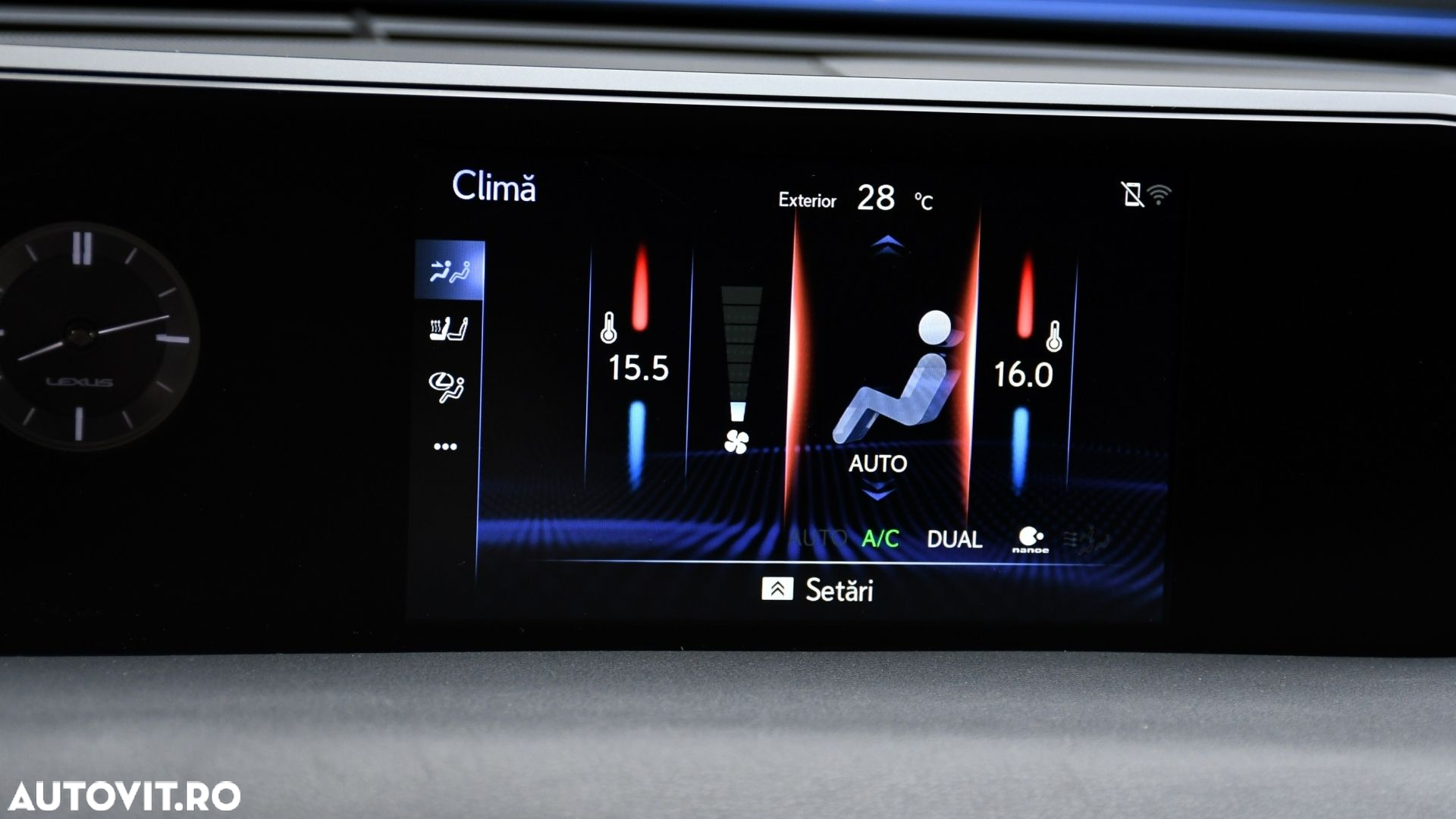 Lexus UX 250h (E-FOUR) Launch Edition - 16