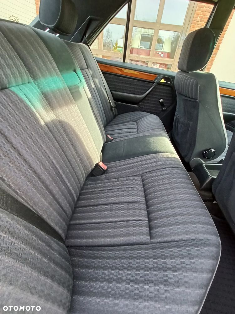 Mercedes-Benz W124 (1984-1993) - 20