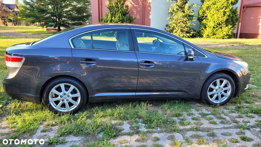 Toyota Avensis 1.8 Premium - 6
