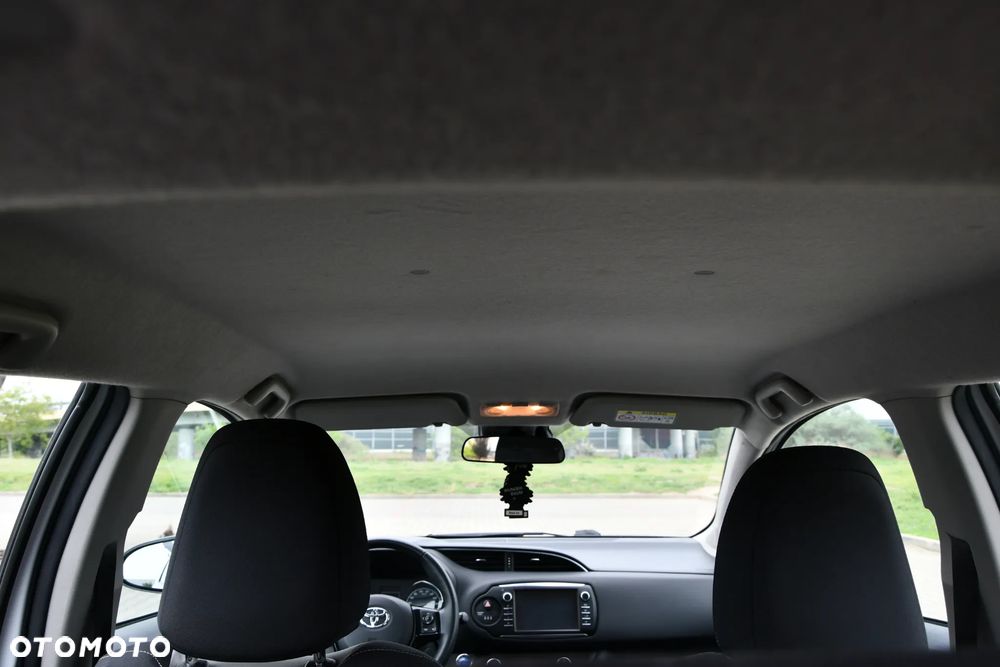 Toyota Yaris Hybrid 100 Premium EU6 - 33