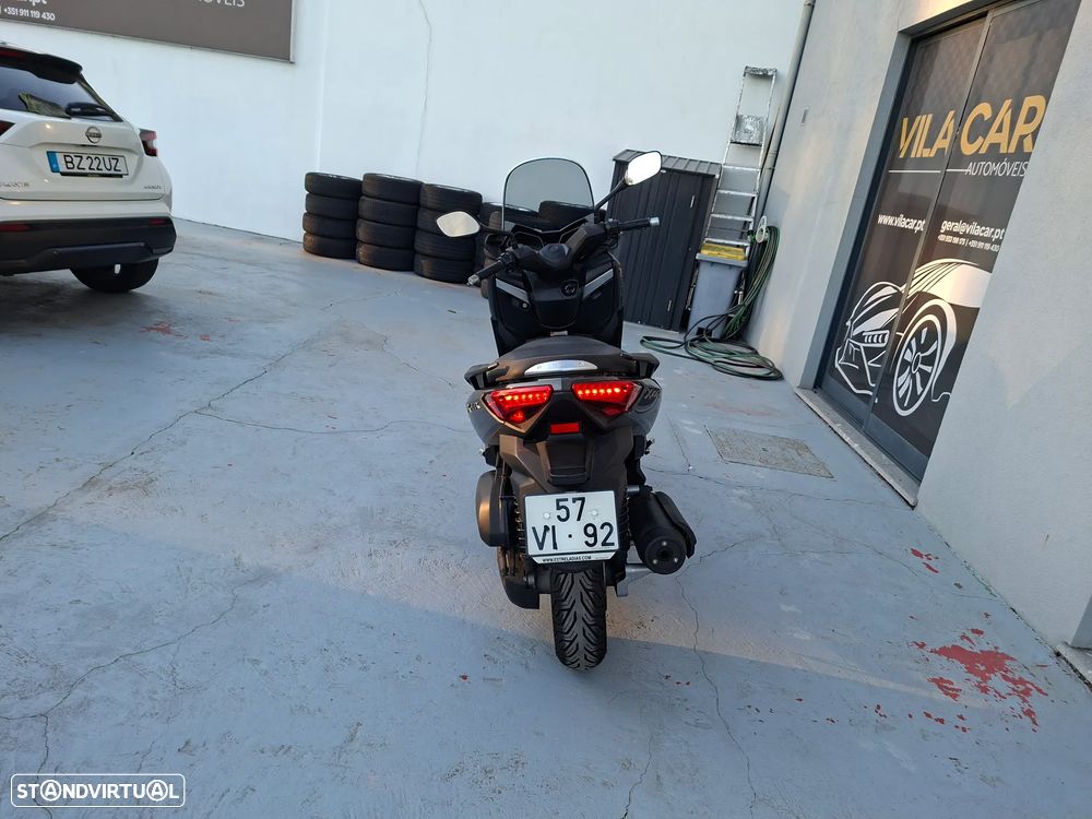 Yamaha X-Max - 7