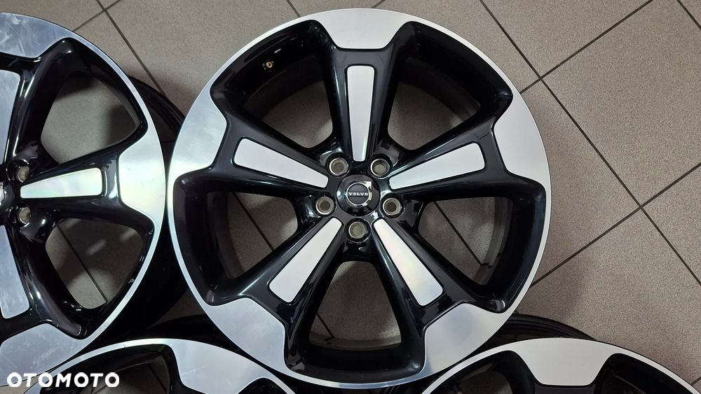 Felgi Aluminiowe 20 Volvo XC 40 5x108 ET 50.5 - 8