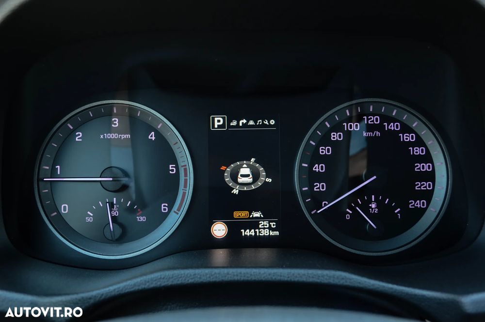 Hyundai Tucson blue 1.7 CRDi 2WD DCT Premium - 35