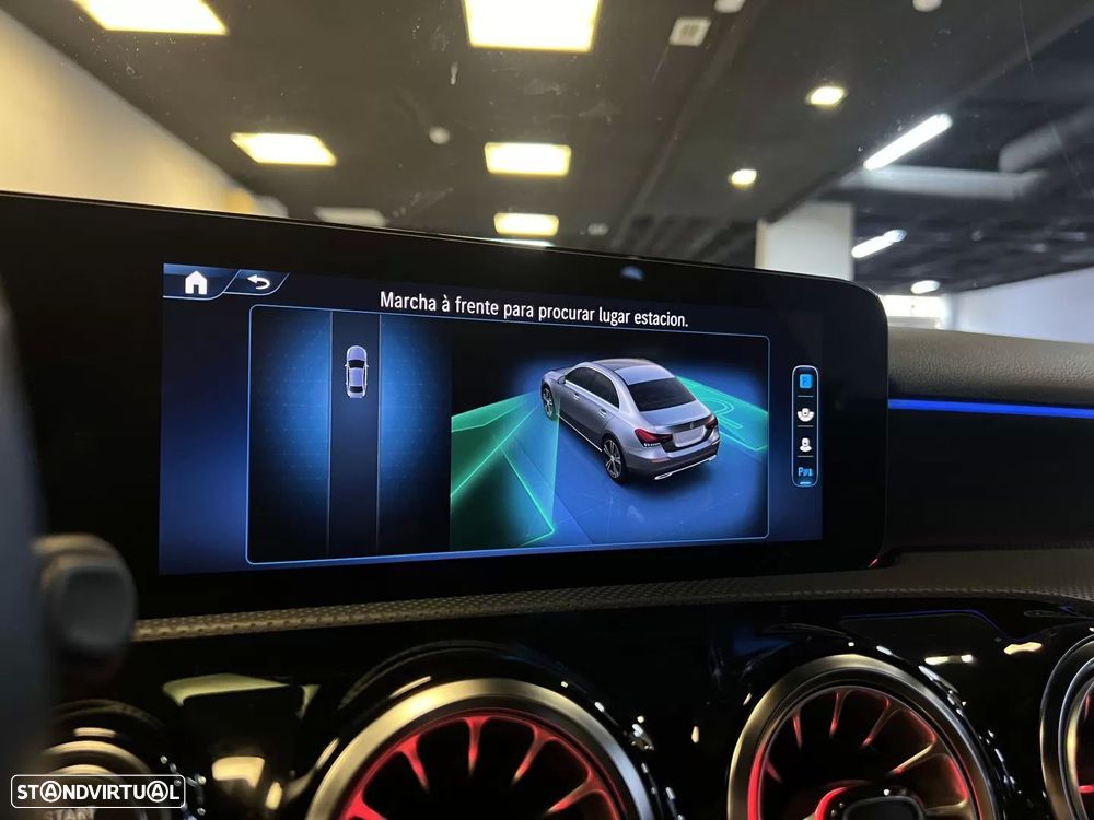 Mercedes-Benz A 250 Limousine e AMG Line - 38