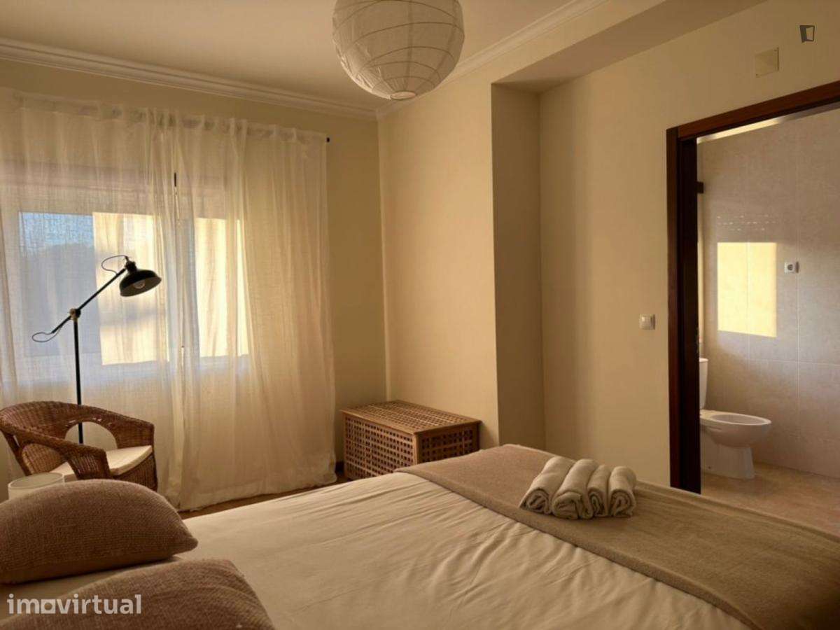 Quarto - localizado em Olivais Lisbon - Grande imagem: 2/10