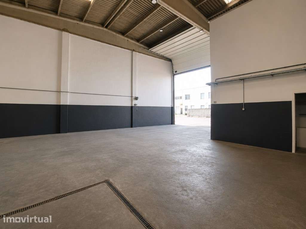 Armazém para arrendamento no Muro - Grande imagem: 2/11