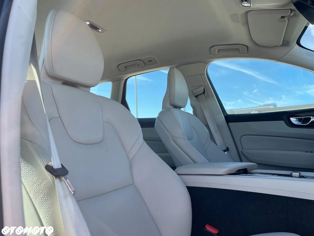 Volvo XC 60 B5 D AWD Inscription - 21