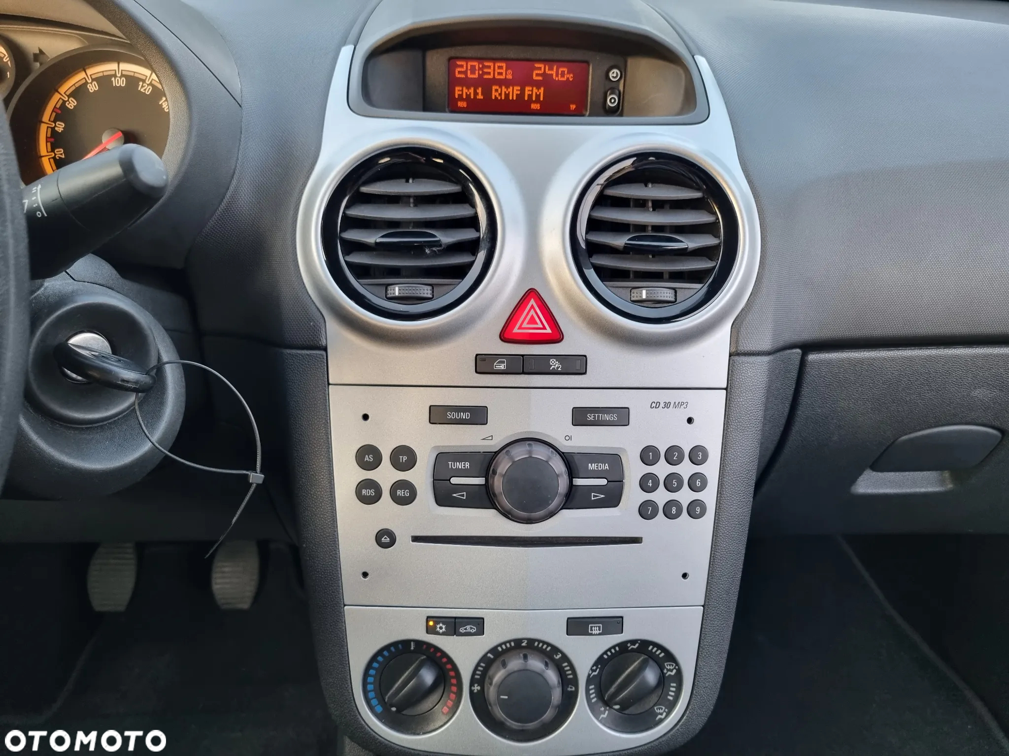 Opel Corsa 1.2 16V Color Edition - 16