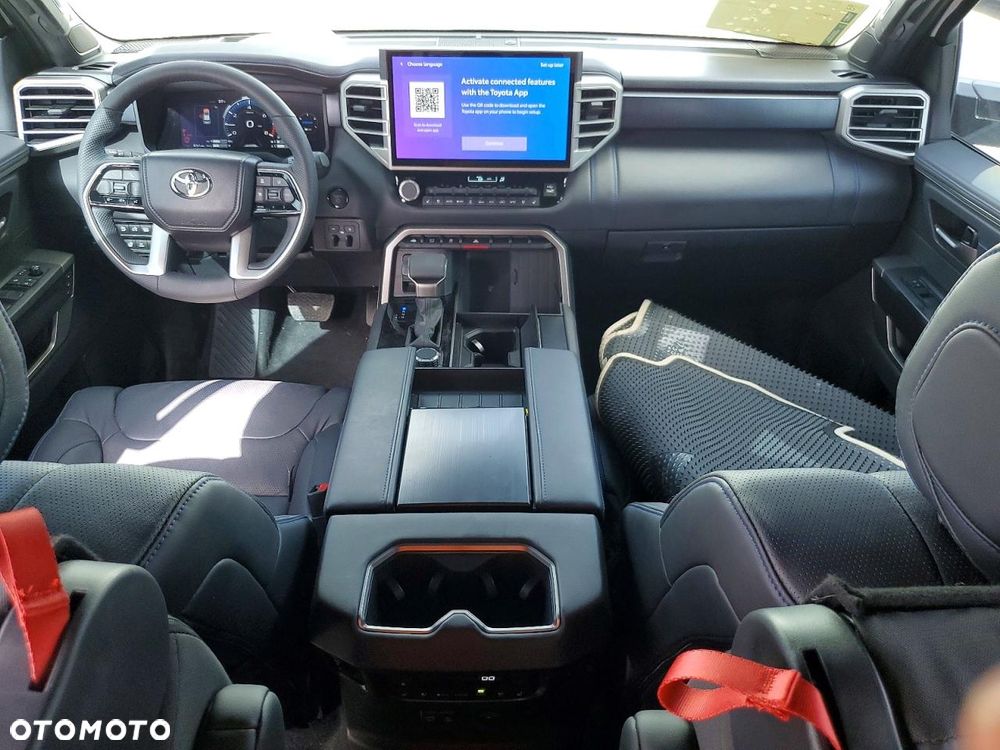 Toyota Sequoia - 7