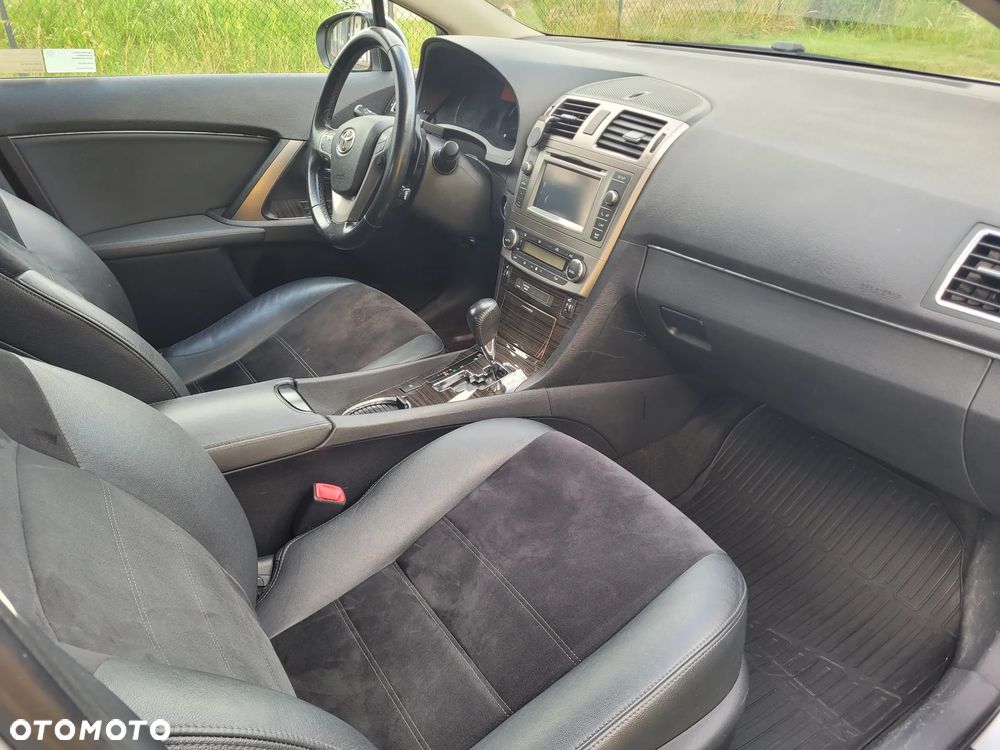 Toyota Avensis 1.8 Premium EU5 MS - 10