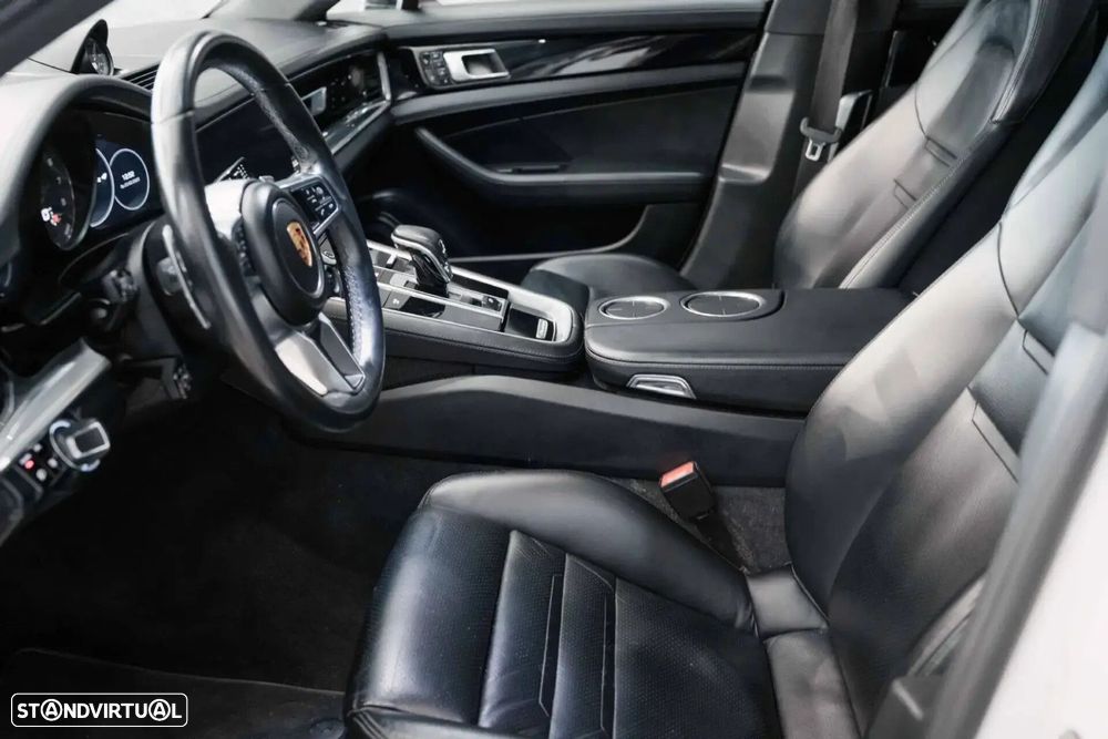 Porsche Panamera 4 E-Hybrid Platinum Edition - 45