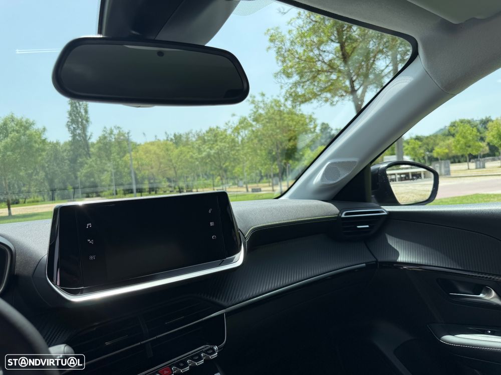 Peugeot e-208 Style - 27