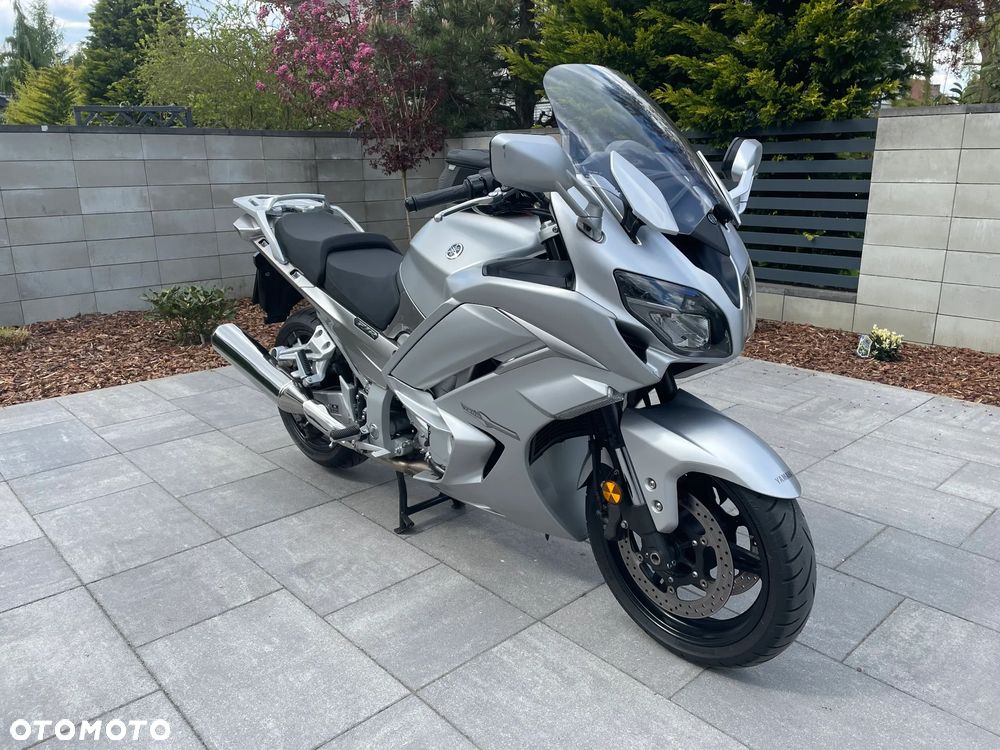 Yamaha FJR - 2