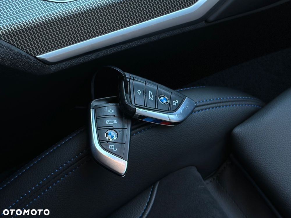 BMW Seria 3 318d M Sport - 36