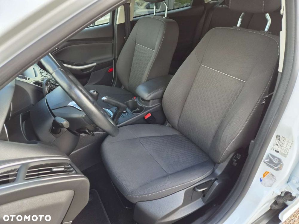 Ford Focus - 10
