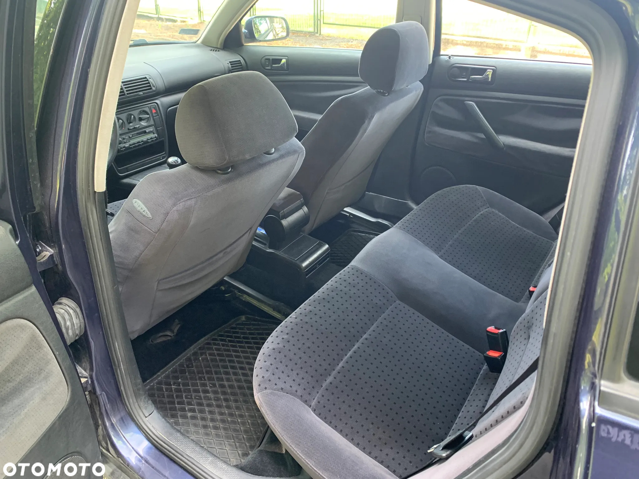 Volkswagen Passat 1.6 - 11