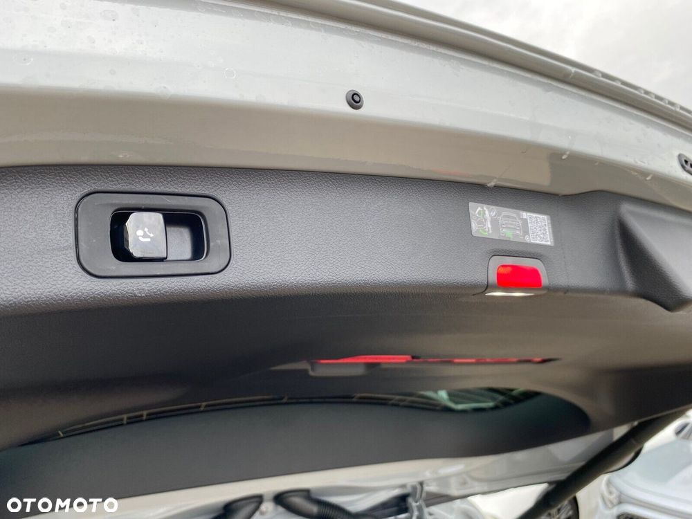 Mercedes-Benz GLB - 26