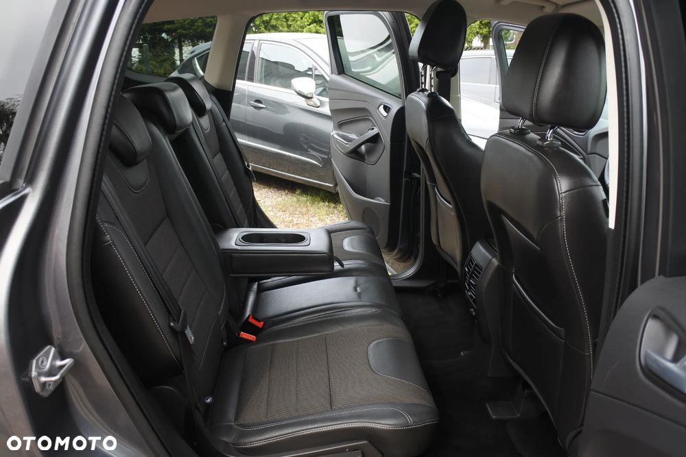 Ford Kuga 2.0 TDCi 2x4 Titanium - 8