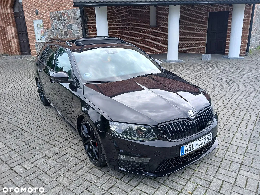 Skoda Octavia Combi 2.0 TDI DSG RS - 27