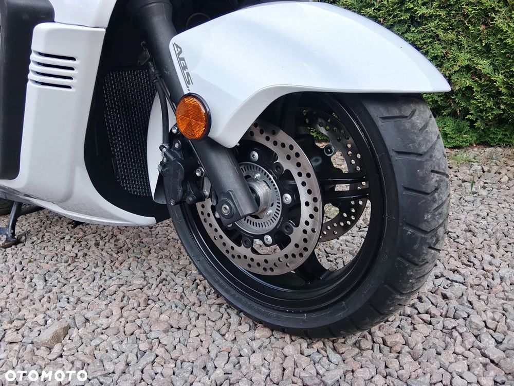 Suzuki Burgman - 23
